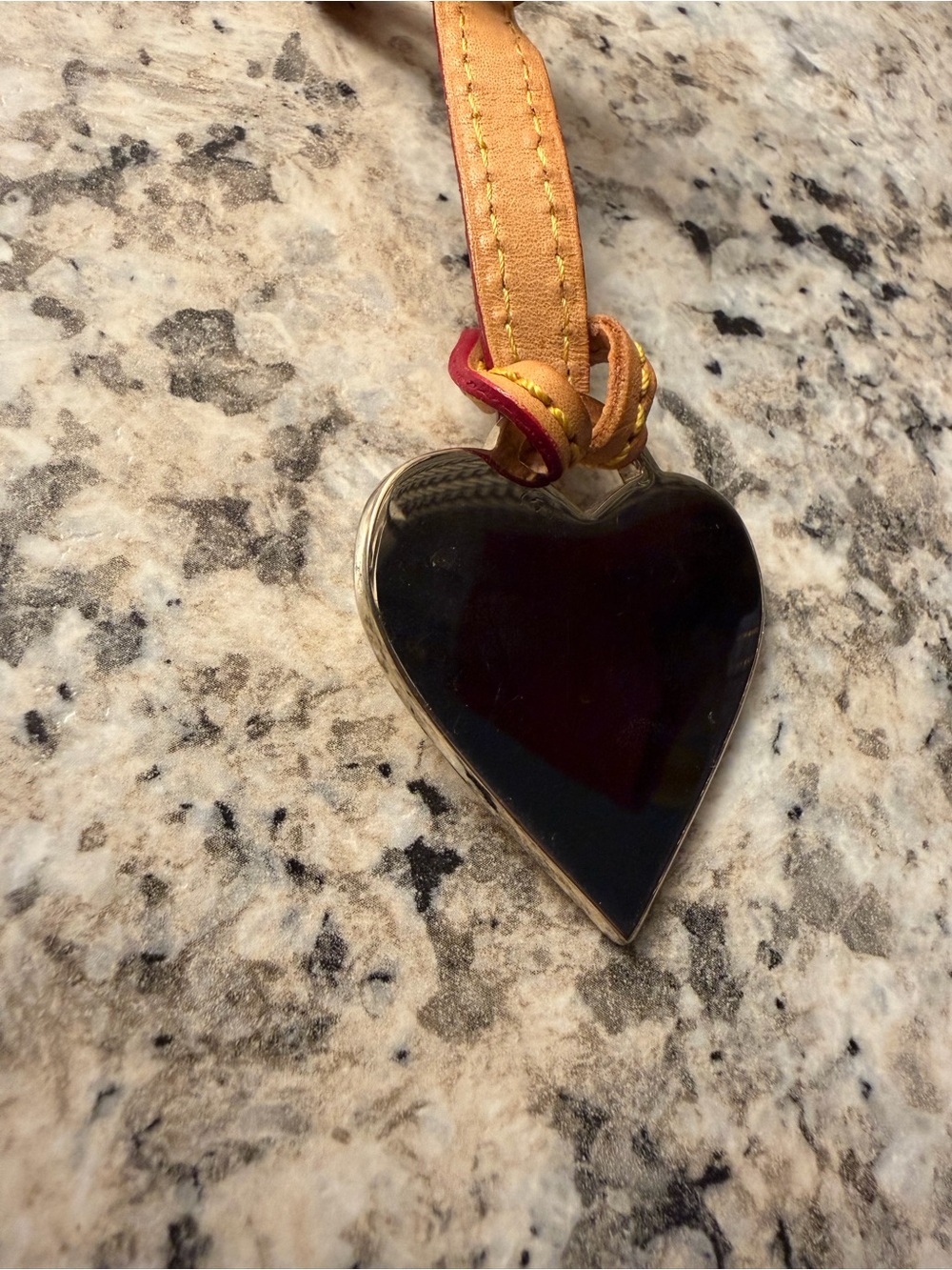 Dooney & Bourke Tan Leather Heart Purse Charm Light Yellow Cream Y2K 💛🤍 - Picture 5 of 5